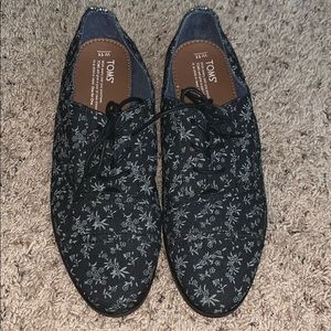Toms floral flats